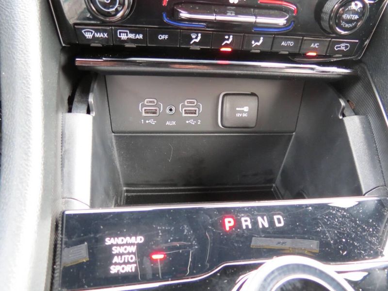 Used 2025 Jeep Grand Cherokee Limited 4x4 4dr SUVImage 16
