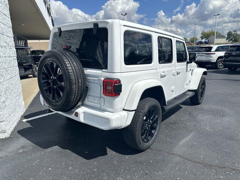 2020 Jeep Wrangler Unlimited Sahara High AltitudeImage 5