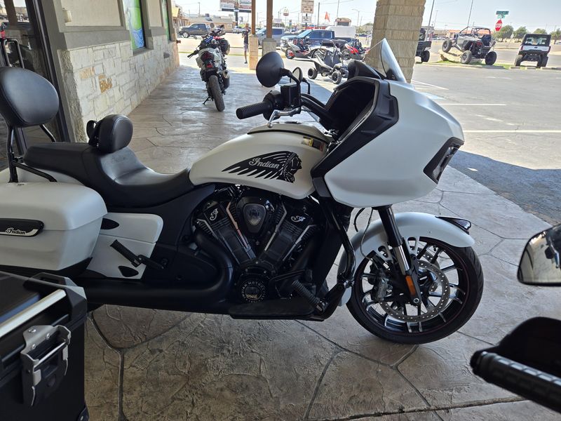USED 2021 INDIAN MOTORCYCLE CHALLENGER DARK HORSE Image 3
