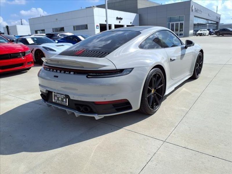 2021 Porsche 911 CarreraImage 2