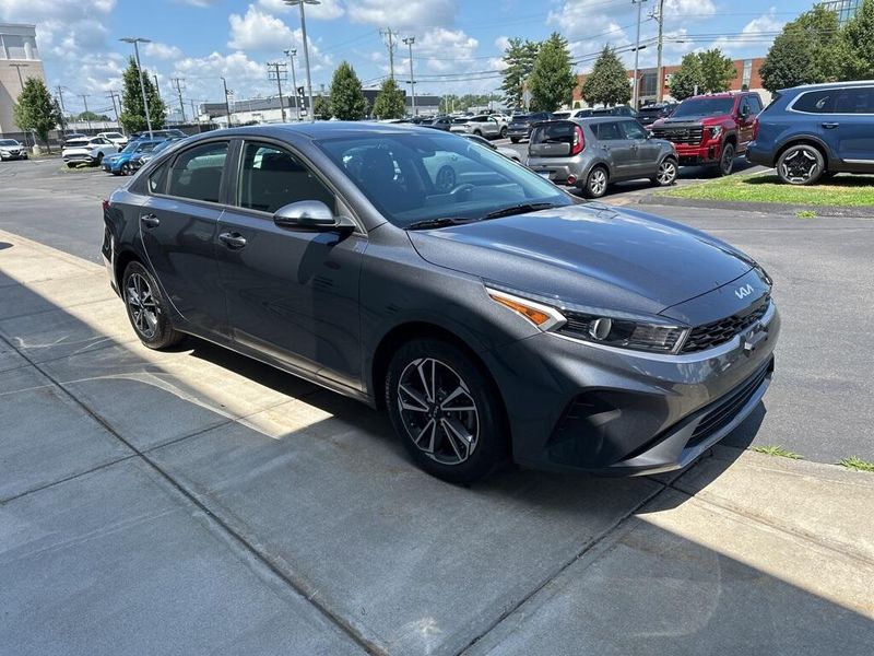 Used 2022 Kia Forte LXSImage 3