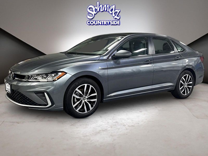 Used 2025 Volkswagen Jetta SE w/SunroofImage 3