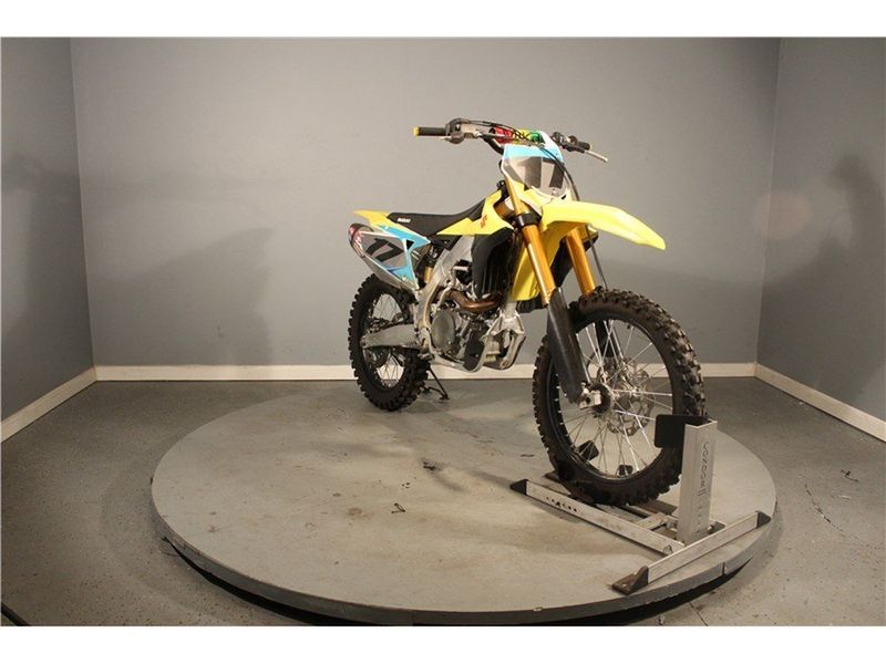 2019 Suzuki RM-Z in a Yellow exterior color. Greater Boston Motorsports 781-583-1799 pixelmotiondemo.com 