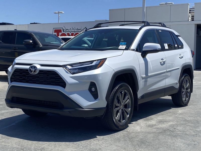 New 2025 Toyota RAV4 Hybrid XLE PremiumImage 6
