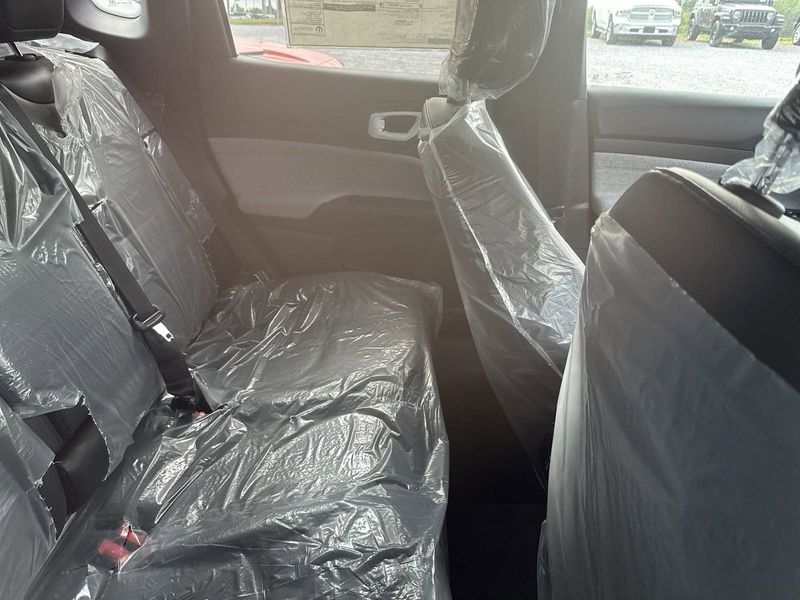 2023 Jeep Compass Latitude Lux 4x4Image 20
