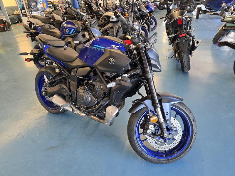 2025 Yamaha MT07 TEAM BLUE Image 1