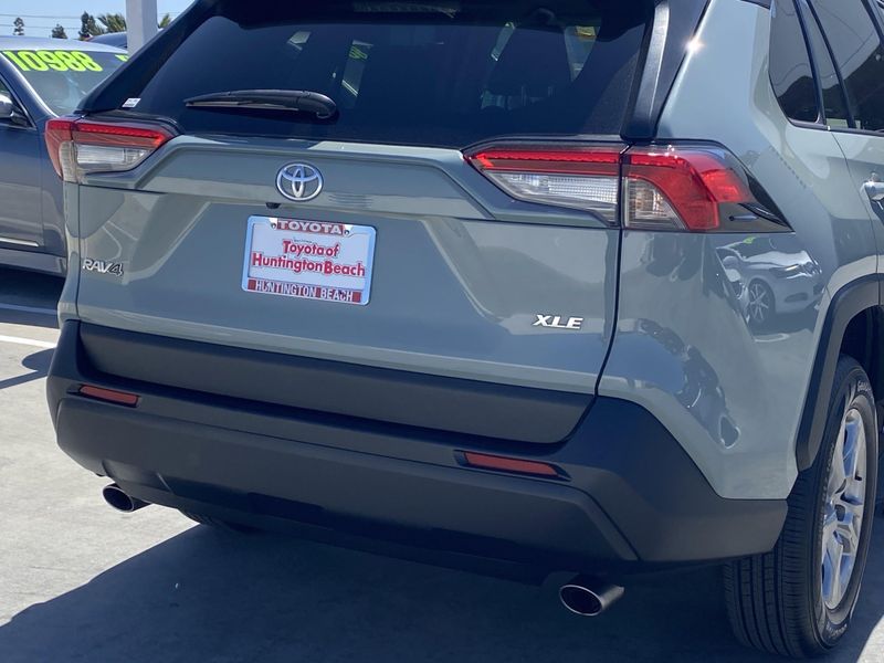2023 Toyota RAV4 XLEImage 5
