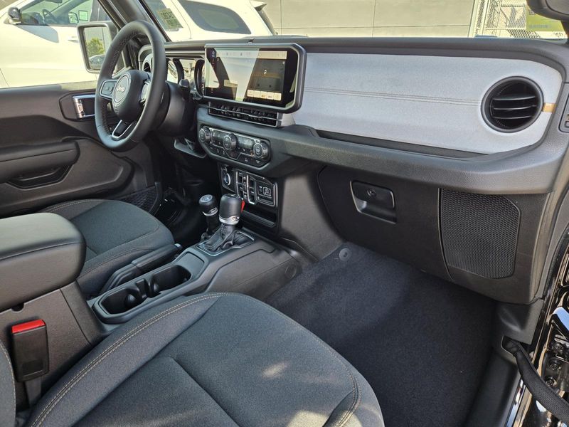 New 2026 Jeep Gladiator Sport S 4x4