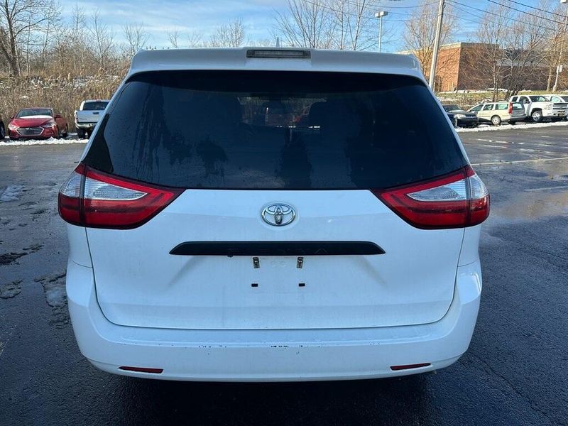 2019 Toyota Sienna LImage 12