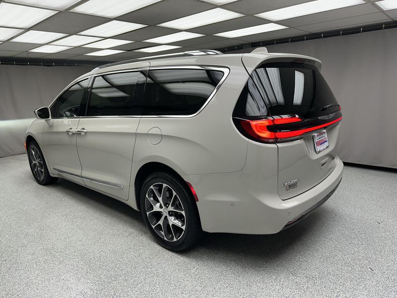 Used 2021 Chrysler Pacifica LimitedImage 10