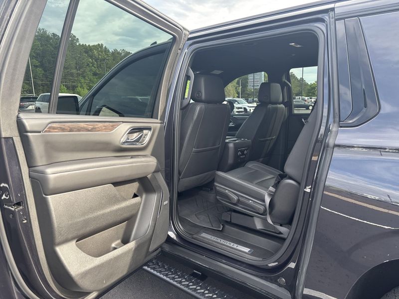 Used 2022 Chevrolet Suburban Z71Image 16