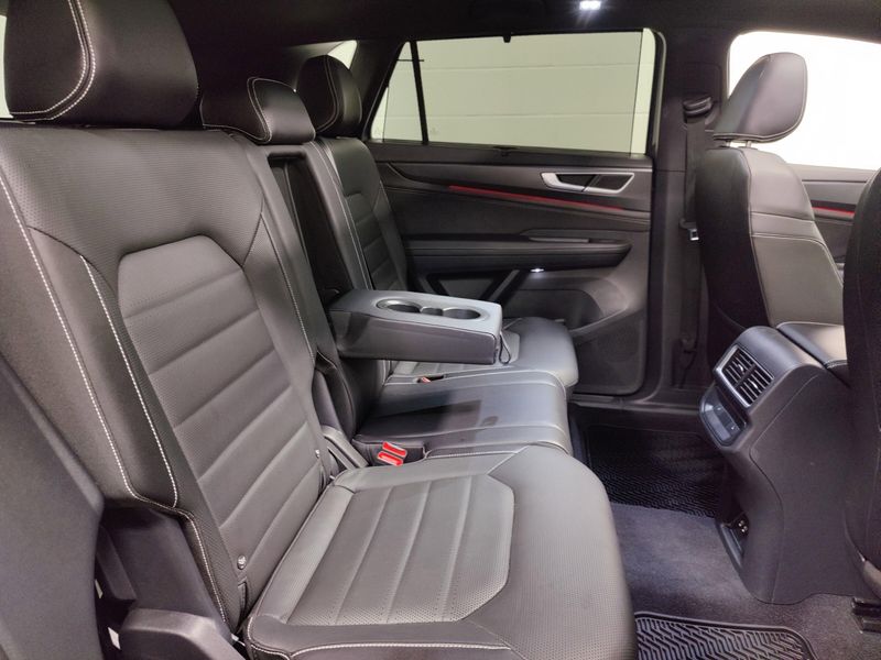Used 2025 Volkswagen Atlas Cross Sport SEL R-Line Black AWD w/Sunroof/NavImage 16