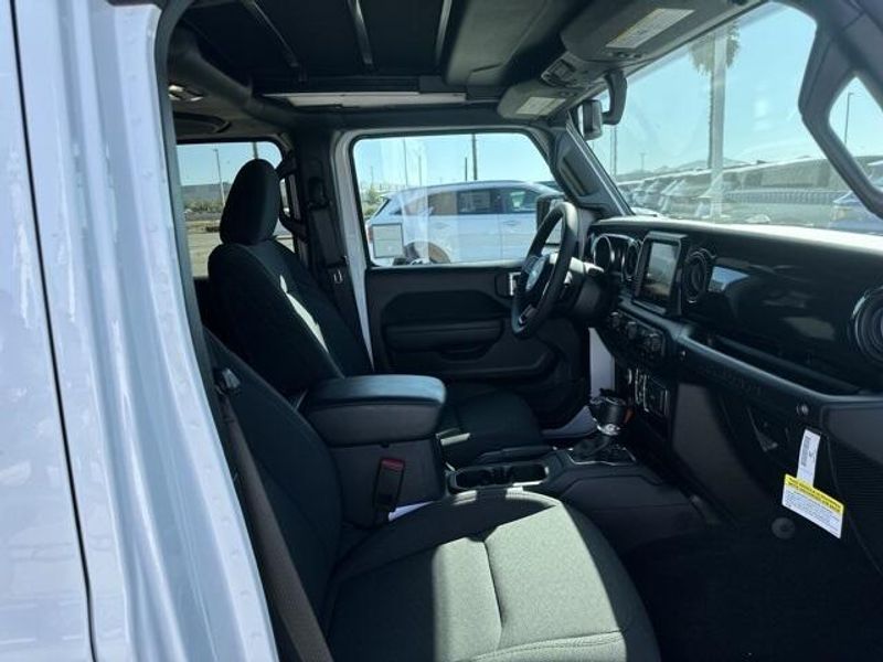 Used 2023 Jeep Wrangler SportImage 10