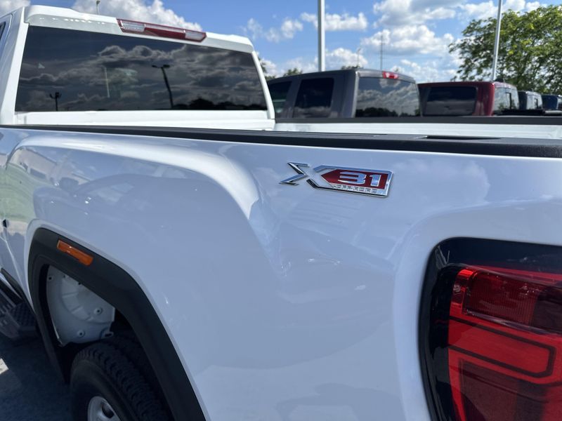 2024 GMC Sierra 2500HD ProImage 11