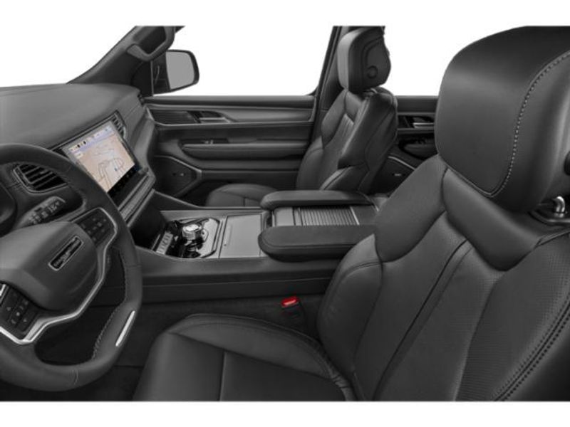 2027 Jeep Grand Wagoneer Long Wheelbase 4x4Image 8