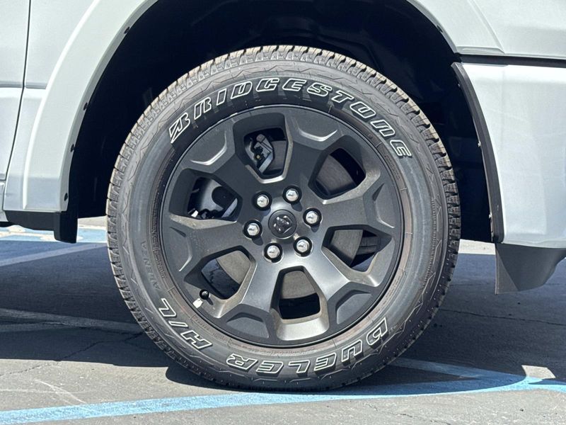 New 2026 RAM 1500 Big Horn Crew Cab 4x4 5'7' Box