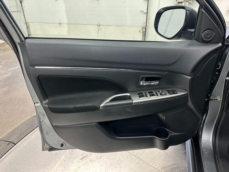 2020 Mitsubishi Outlander Sport 2.0 SEImage 18