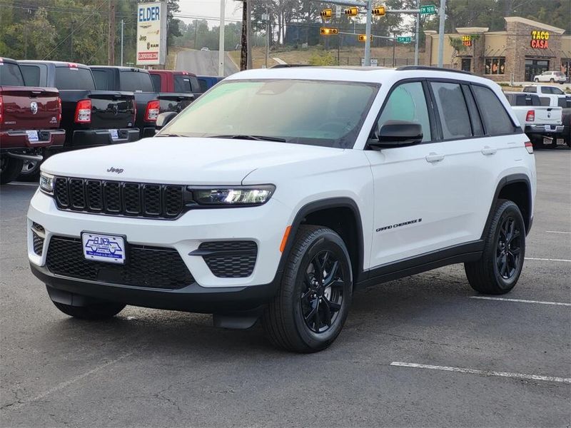 2025 Jeep Grand Cherokee Altitude X 4x4Image 3