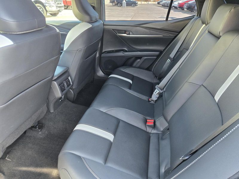 Used 2026 Toyota Camry SE (Natl)