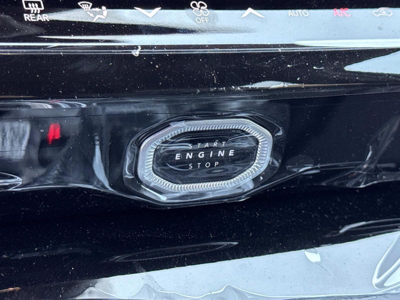 New 2026 Jeep Grand Cherokee Laredo Altitude 4x2