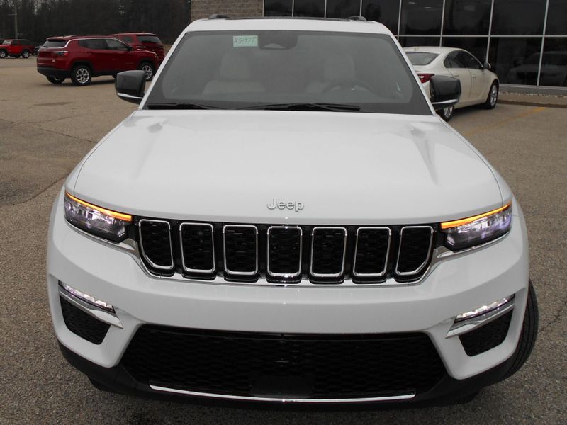 2025 Jeep Grand Cherokee Limited 4x4Image 27