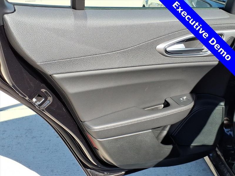 New 2025 Alfa Romeo Giulia RwdImage 10