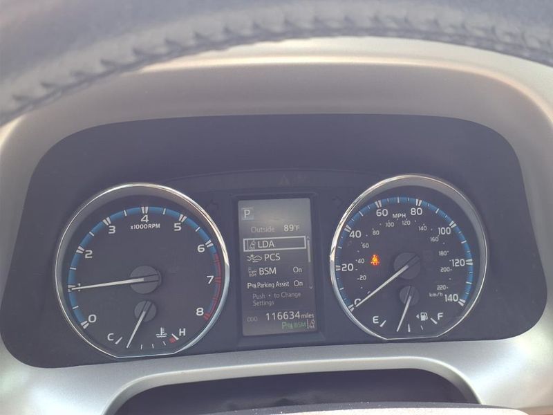 2016 Toyota RAV4 LimitedImage 24