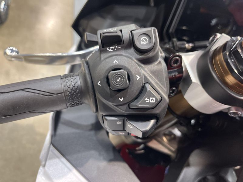 New 2026 Yamaha YZF-R9 70TH ANNIVERSARY EDITION Image 12