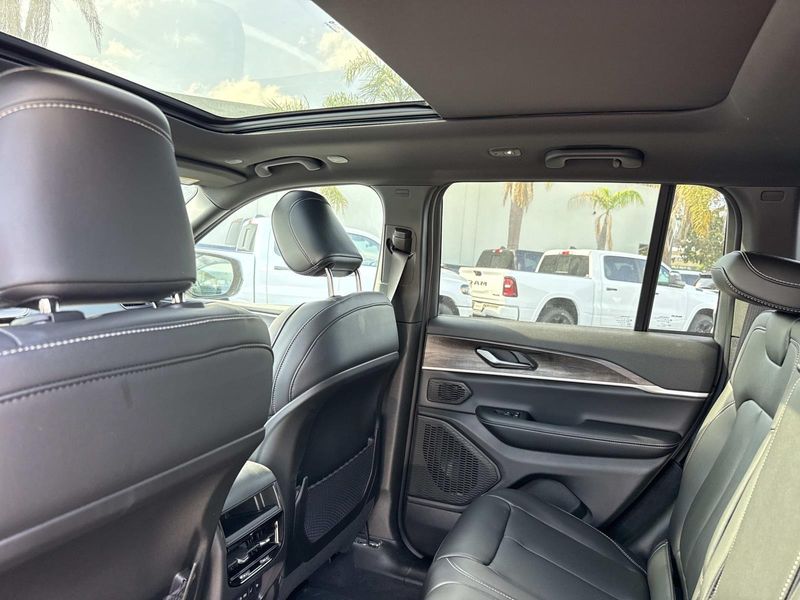 New 2026 Jeep Grand Cherokee Limited 4x4