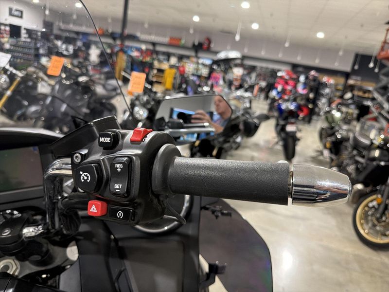 Used 2018 Yamaha Star Venture Image 24