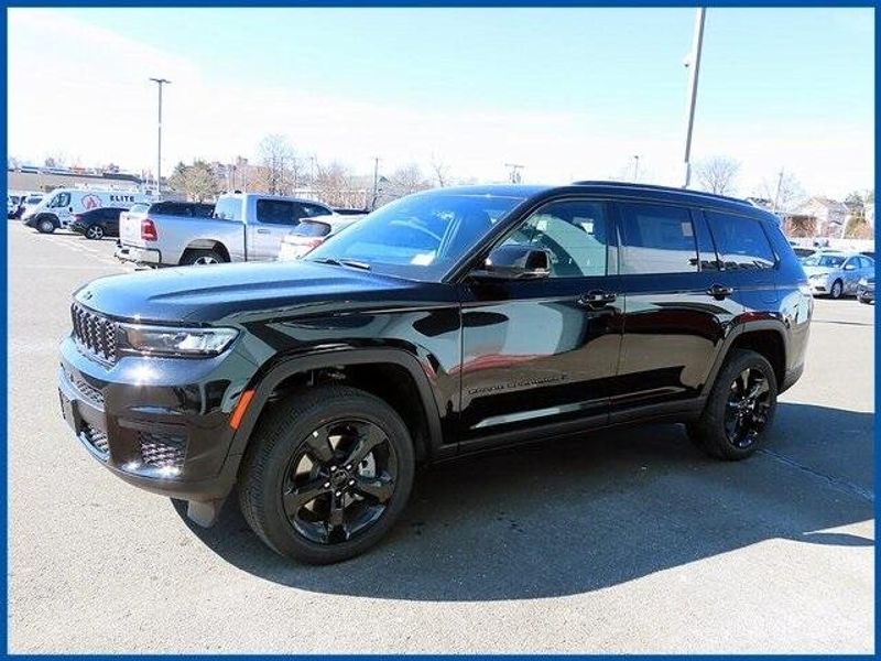 2025 Jeep Grand Cherokee Altitude XImage 1