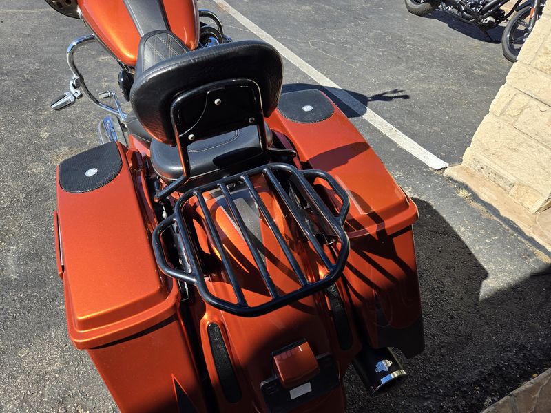 USED 2013 HARLEY ROAD GLIDE CVO  CUSTOM Image 9