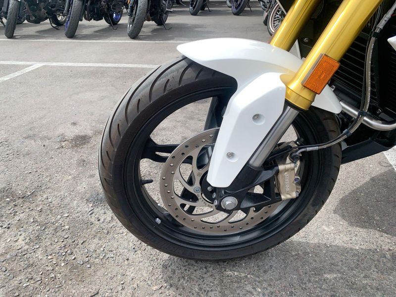 2021 BMW G 310 R Image 10