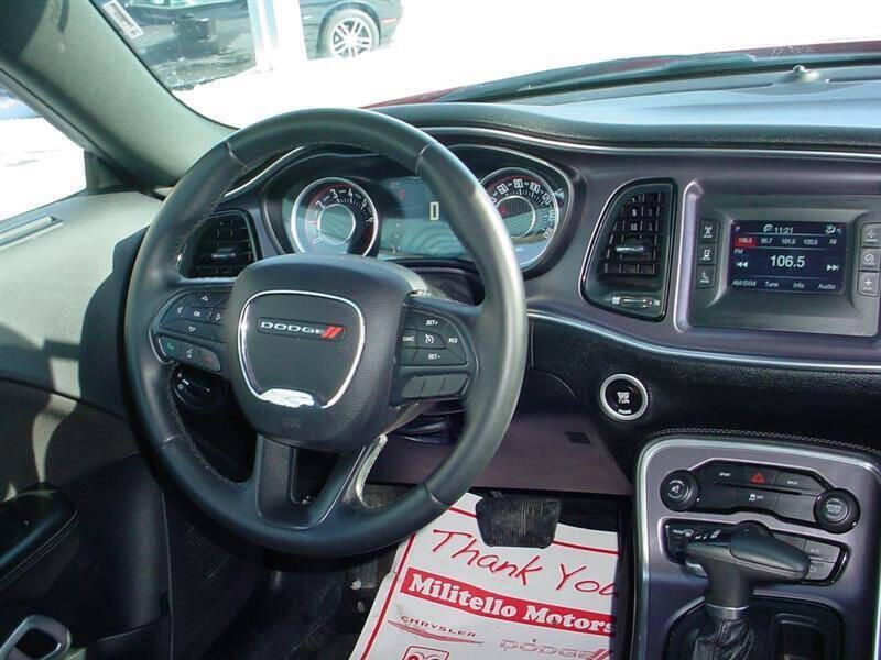 2015 Dodge Challenger SXT 2dr CoupeImage 7