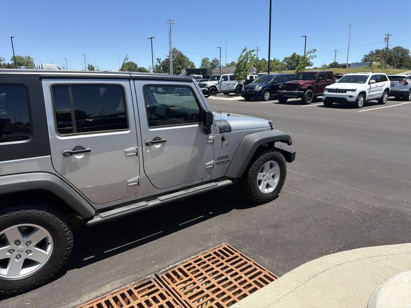 Used 2017 Jeep Wrangler Unlimited SportImage 8