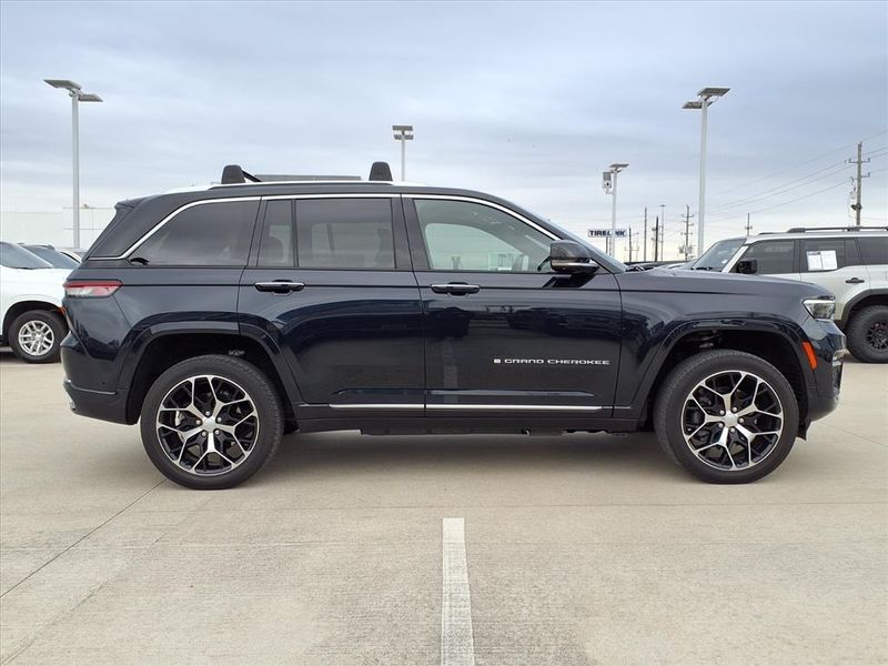 Used 2023 Jeep Grand Cherokee Summit Reserve 4xeImage 9