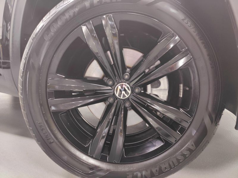 Used 2023 Volkswagen Atlas Cross Sport SEL R-Line Black AWD w/Sunroof/NavImage 8