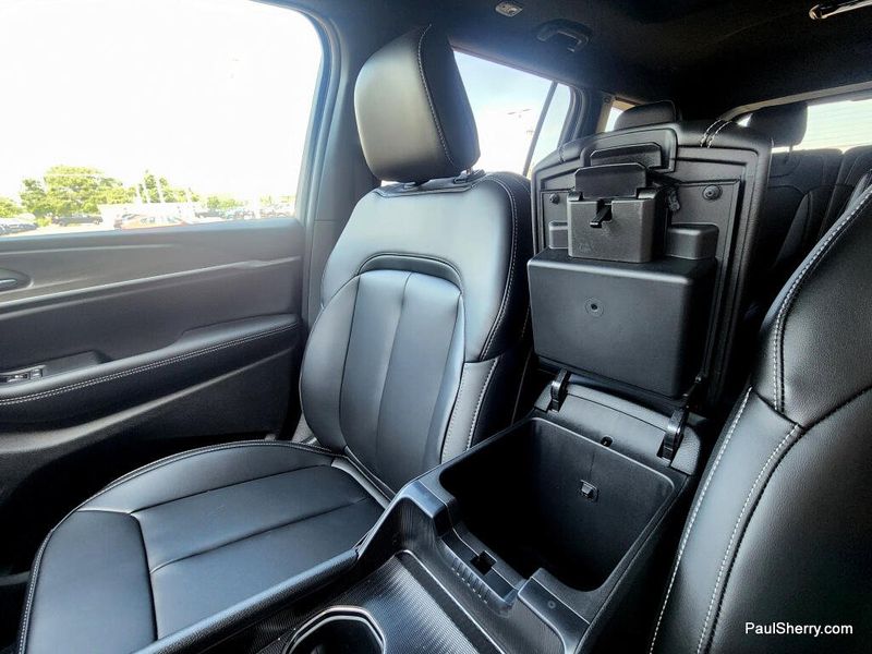 New 2026 Jeep Grand Cherokee L Limited 4x4