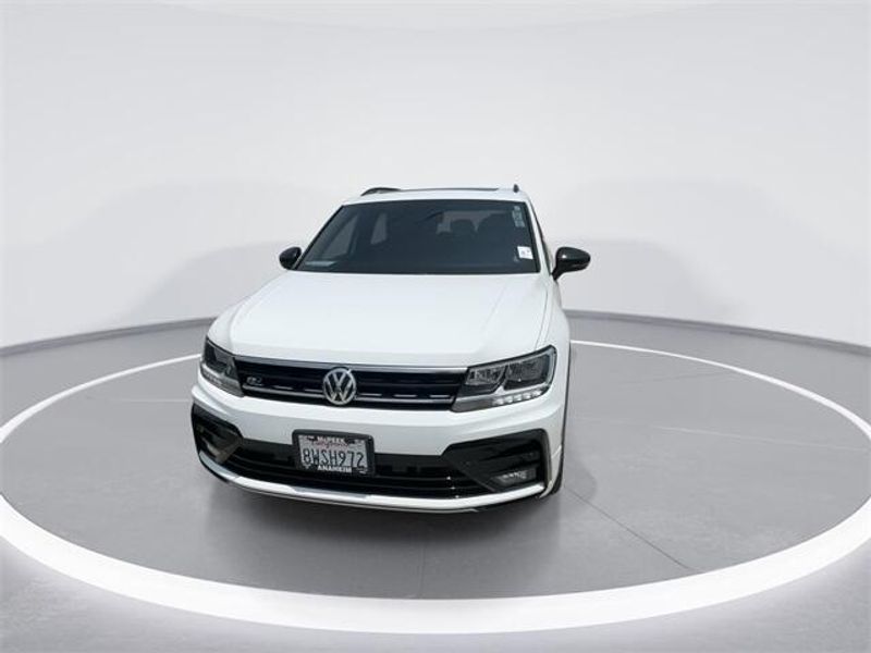 2021 Volkswagen Tiguan 2.0T SE R-Line BlackImage 3