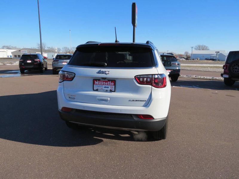 Used 2024 Jeep Compass Limited 4x4 4dr SUVImage 5