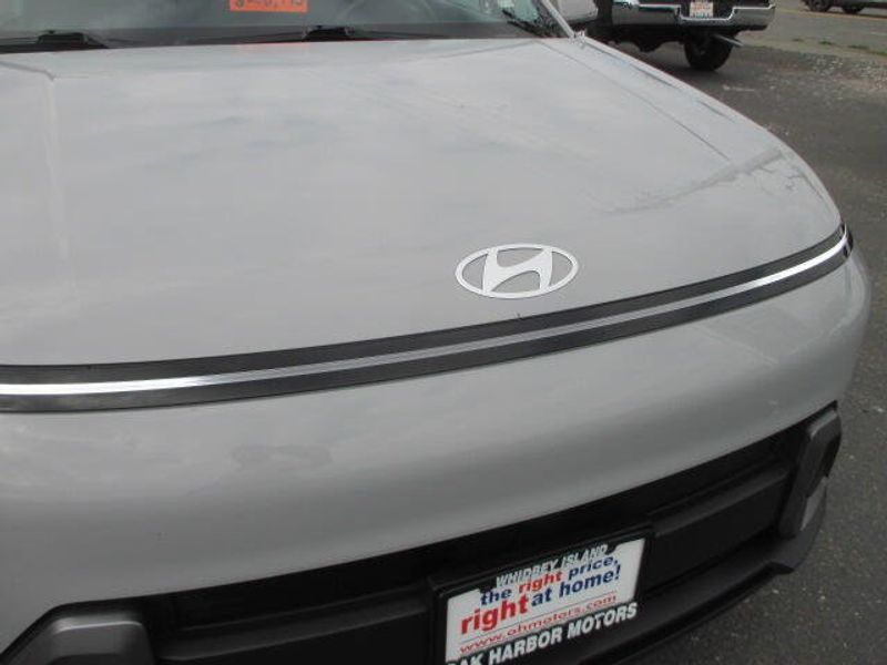 Used 2024 Hyundai Kona SELImage 4
