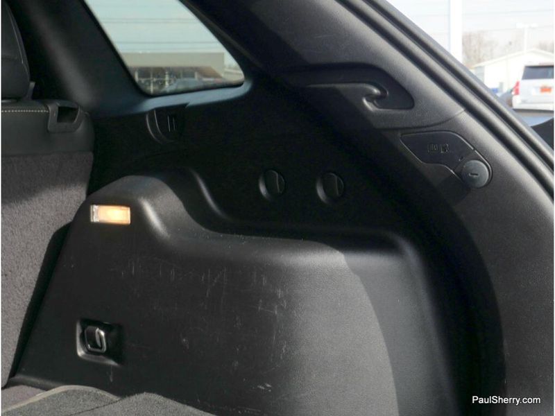 2016 Jeep Cherokee LimitedImage 12