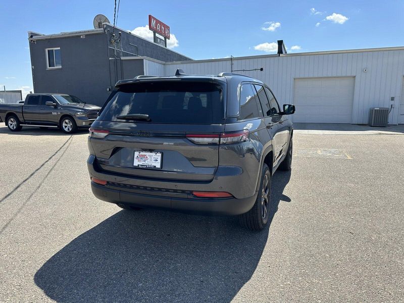 2024 Jeep Grand Cherokee Altitude X 4x4Image 10