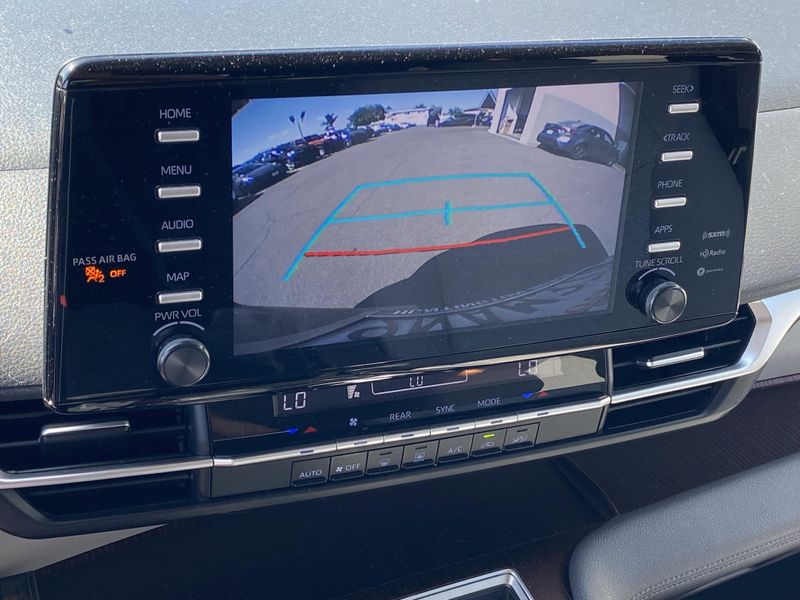 Used 2022 Toyota Sienna LEImage 6