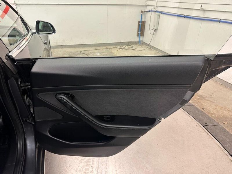 2018 Tesla Model 3 Long RangeImage 27