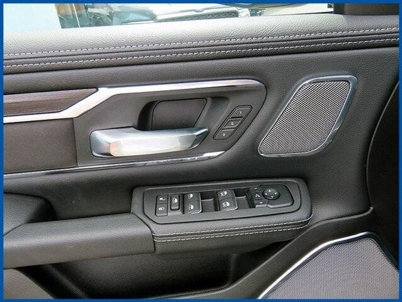 2025 RAM 1500 LaramieImage 13