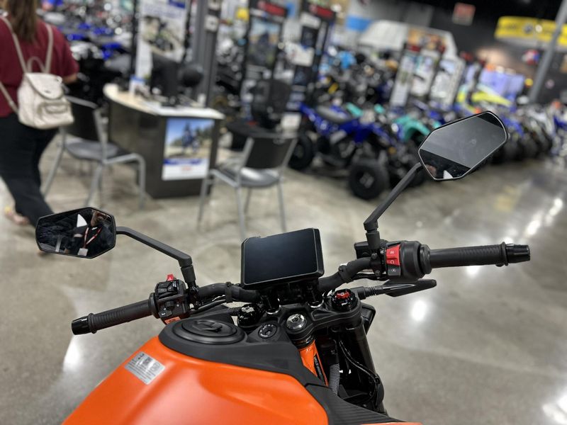 New 2025 KTM 390 DUKE Image 3