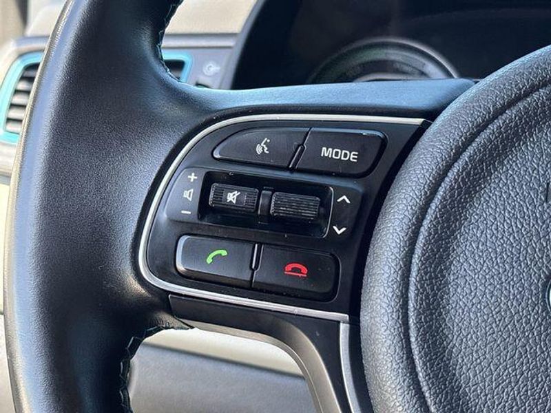 Used 2019 Kia Niro Plug-In Hybrid LXImage 22