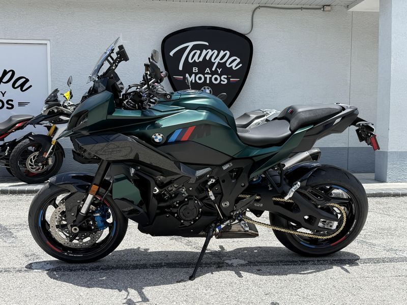 2026 BMW M 1000 XR