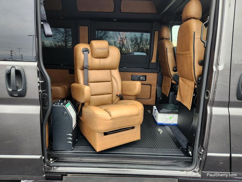 New 2024 RAM Promaster 2500 Slt+ Window Van High Roof 159' Wb